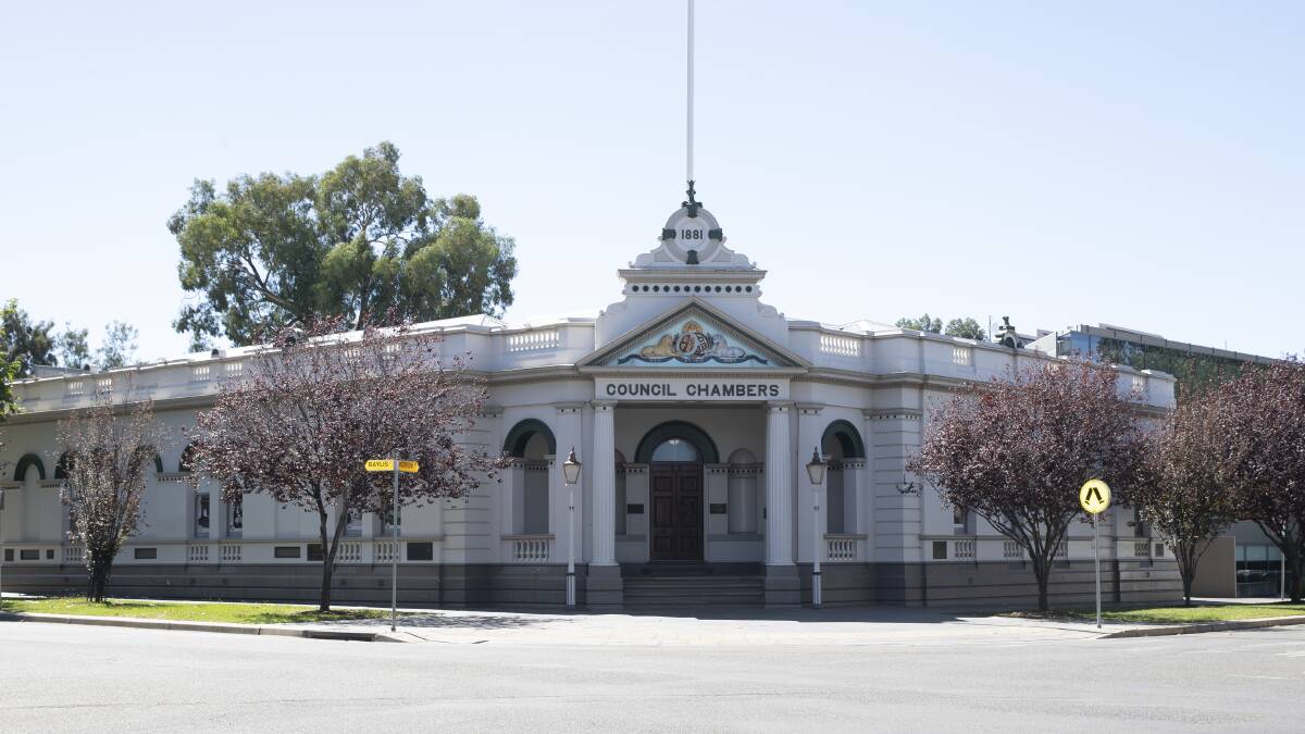 Wagga councillors passed a motion to look into the detrimental effects Airbnb and other short term accomodation outlets may be having on the local rental market. Picture by Madeline Begely. 