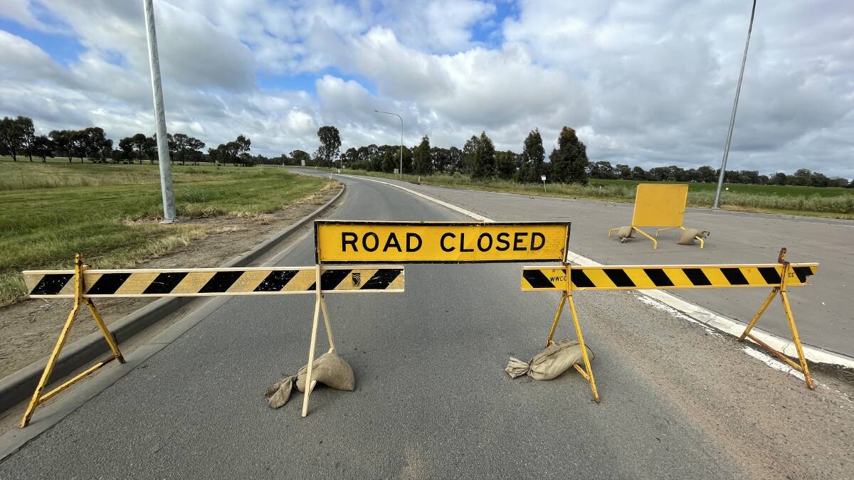 The flooding Murrumbidgee River has forced the closure of major Wagga thoroughfares for the third time in as many months. Pictures by Andrew Mangelsdorf