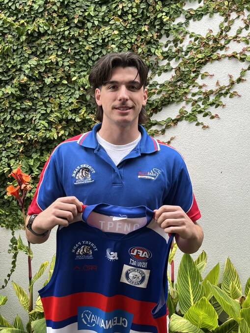 Warren will commute from Melbourne to play with the Bulldogs next season. Picture from Turvey Park Bulldogs