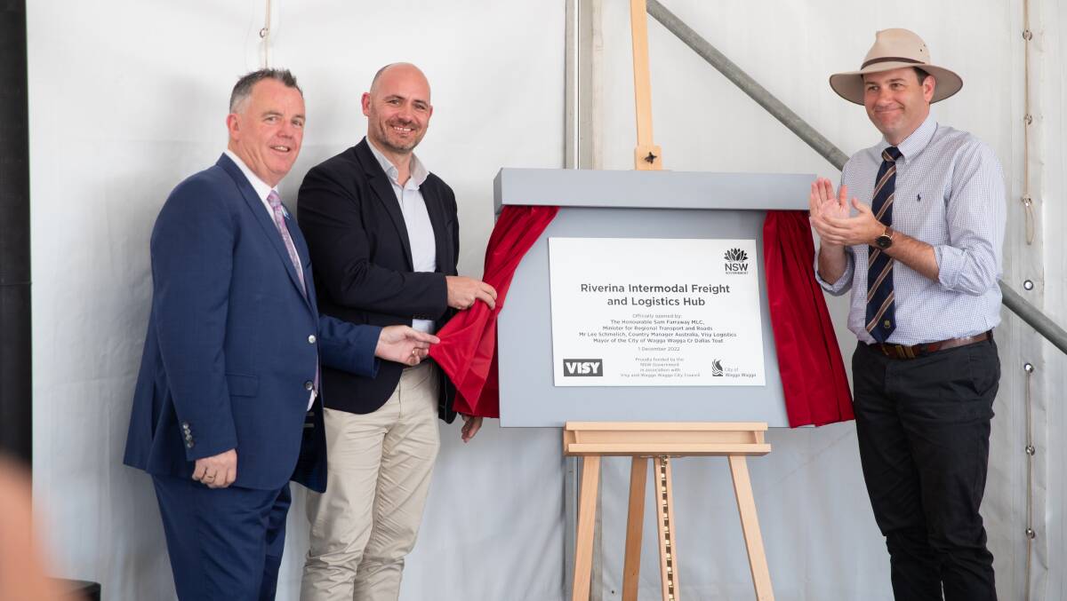 Wagga Mayor Dallas Tout, Visy Logistics Country Manager Lee Schmelich, and NSW Minsiter for regional transport and roads Sam Farraway declare the RIFL hub officially open. Picture by Madeline Begley