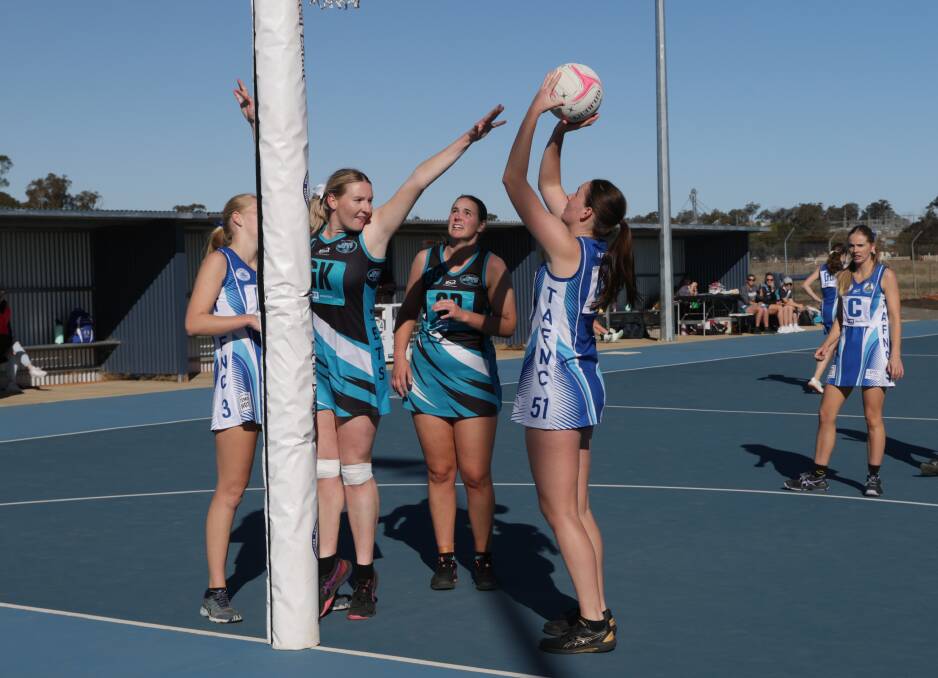 Halle Derrick lines up a shot during Temora's 16-goal win over Northern Jets. Picture by Tom Dennis