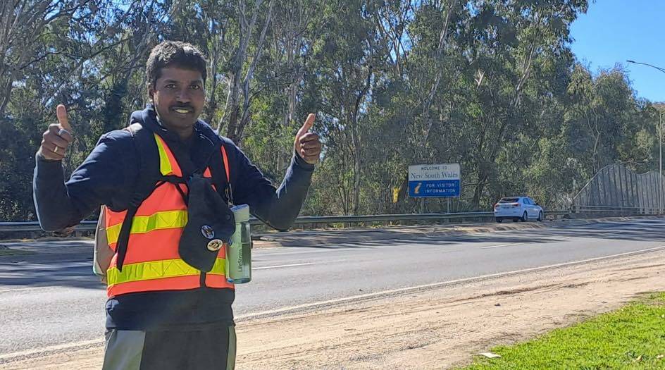 Sri Lankan refugee Neil Para crossing the Victoria/NSW border. Picture supplied