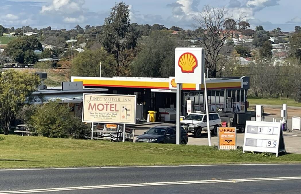 Police are appealing for help after the Junee Shell was robbed at gunpoint on Wednesday night. Picture by Taylor Dodge