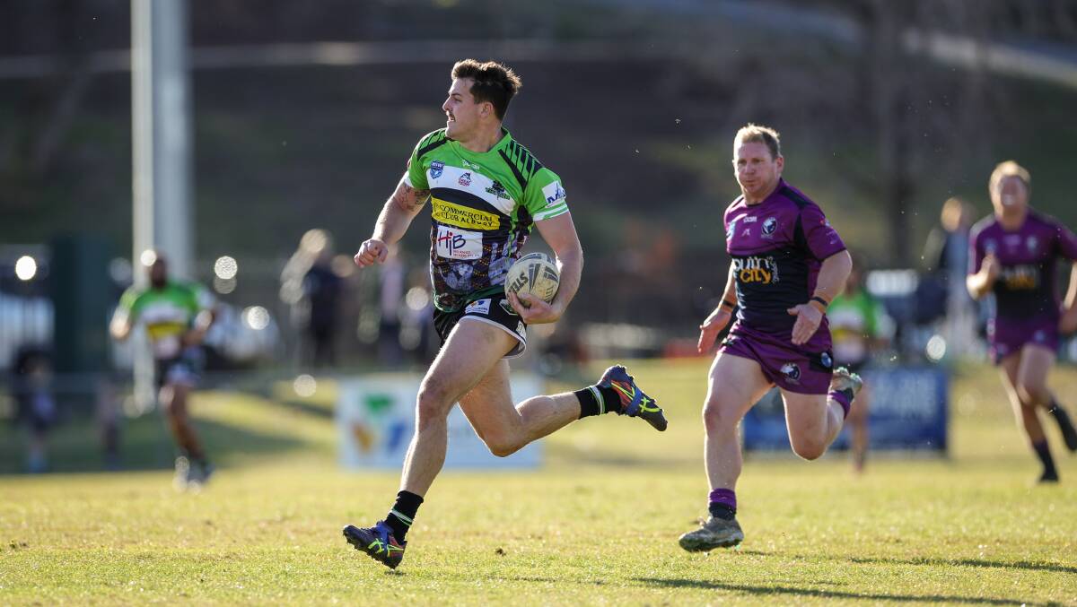 Isaac Carpenter races away to score Albury's first try in their important win over Southcity at Harris Park on Sunday. Picture by James Wiltshire