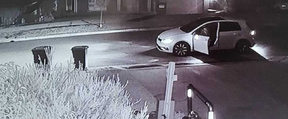 Boorooma residents captured the car believed to be driven by the men seen on CCTV footage attempting to gain access into parked vehicles. Picture supplied 