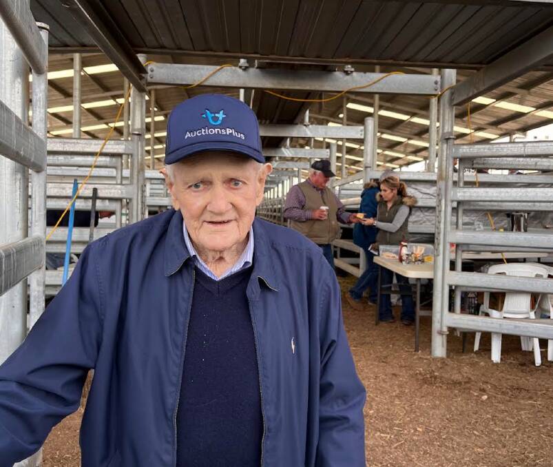 H.Francis and Co stock agent Jeff Francis at his very last Winter All Breeds Sale in 2022. Picture supplied 