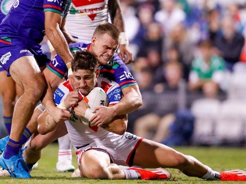 Centre of attention: Zac Lomax turned on a masterclass as the Dragons slayed the Warriors. (David Neilson/AAP PHOTOS)