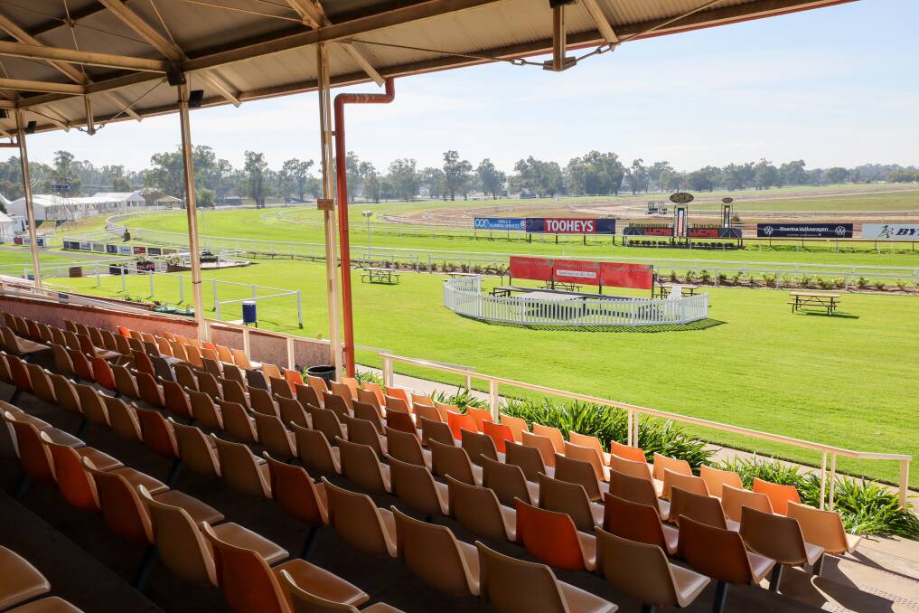 The sun was shining at the Murrumbidgee Turf Club on Tuesday and similar conditions are expected for Thursday's Town Plate and Friday's Gold Cup. 