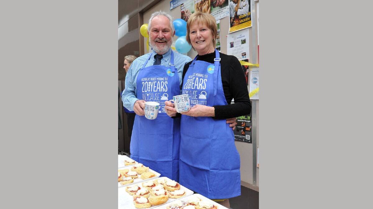 Mayor Rod Kendall and wife Robyn Kendall OAM at the Wagga City Council's Biggest Morning Tea. Picture: Michael Frogley
